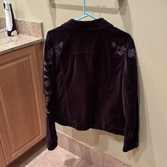 Style and Co woman's deep purple velvety coat or shirt w gorgeous flower detail - Picture 9 of 15